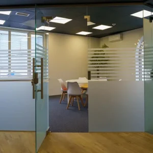 نصب شیشه سند بلاست