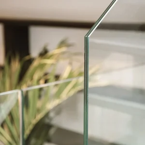 نصب شیشه لمینت